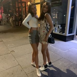 Meet your Posher, Laura